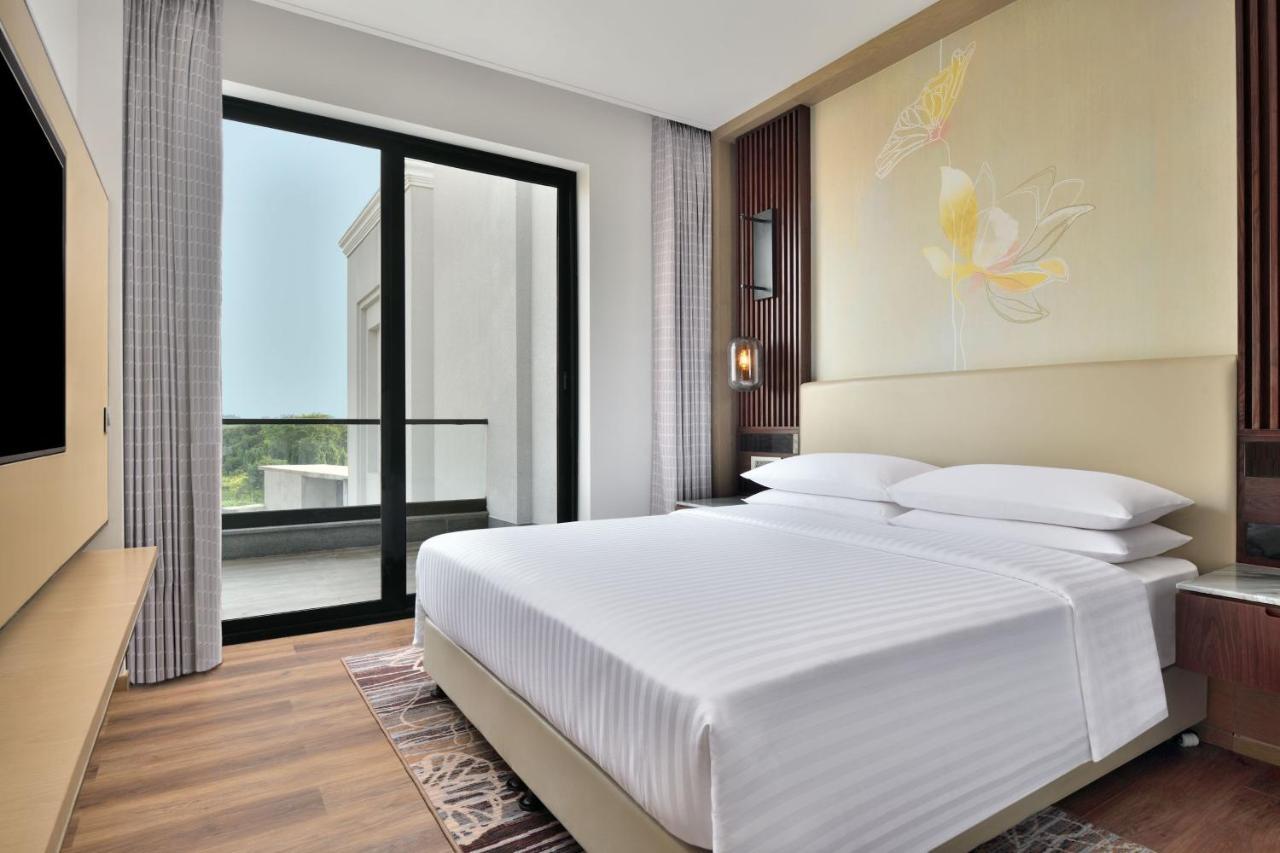 Courtyard By Marriott Gorakhpur Hotel ภายนอก รูปภาพ
