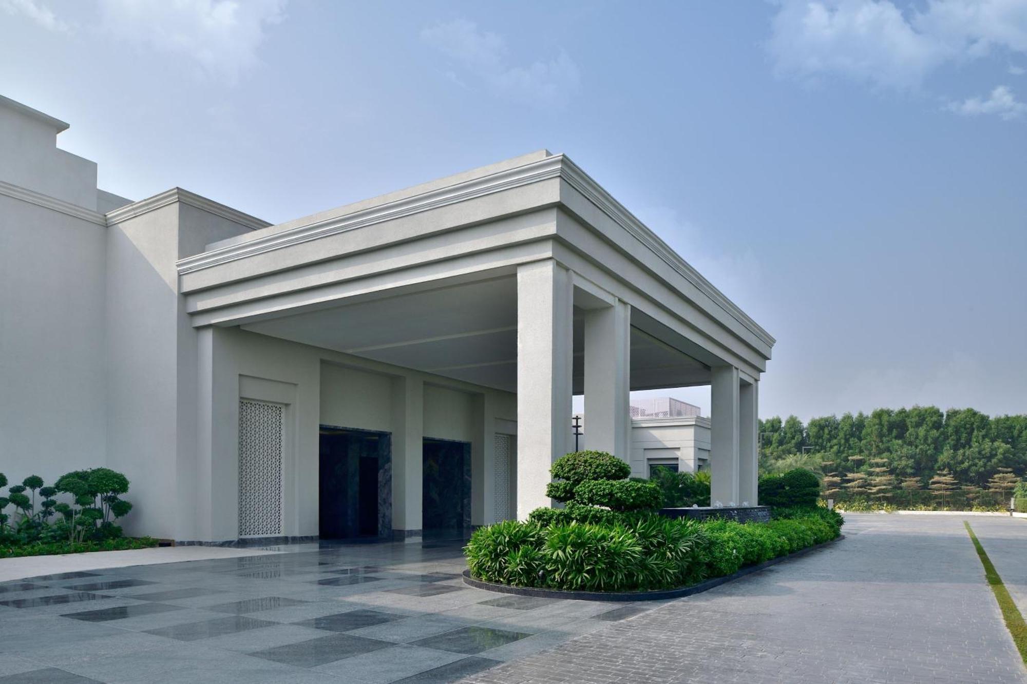 Courtyard By Marriott Gorakhpur Hotel ภายนอก รูปภาพ