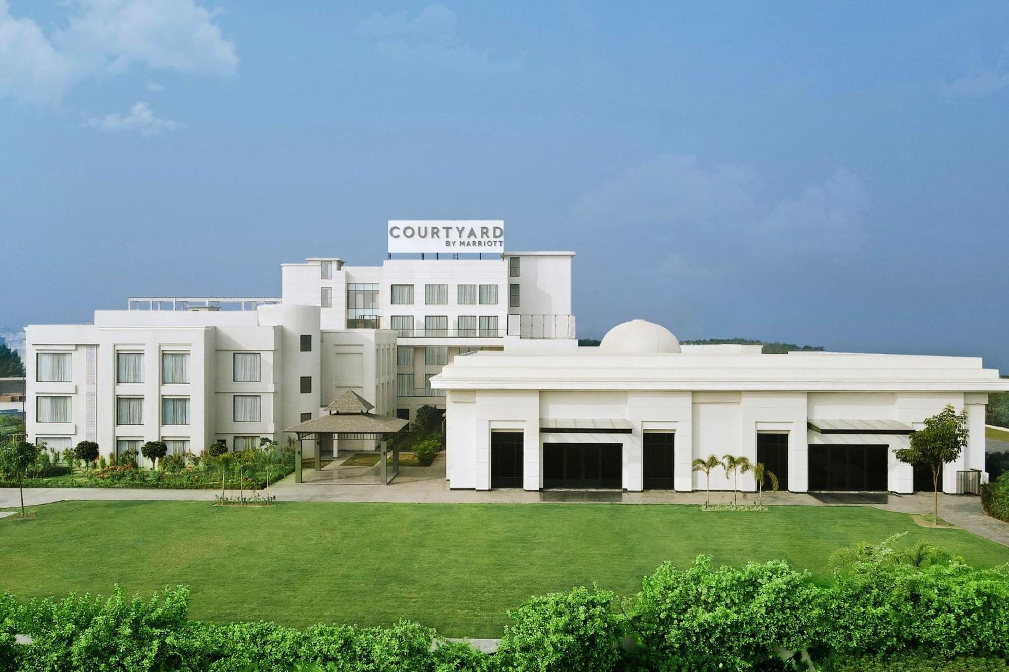 Courtyard By Marriott Gorakhpur Hotel ภายนอก รูปภาพ