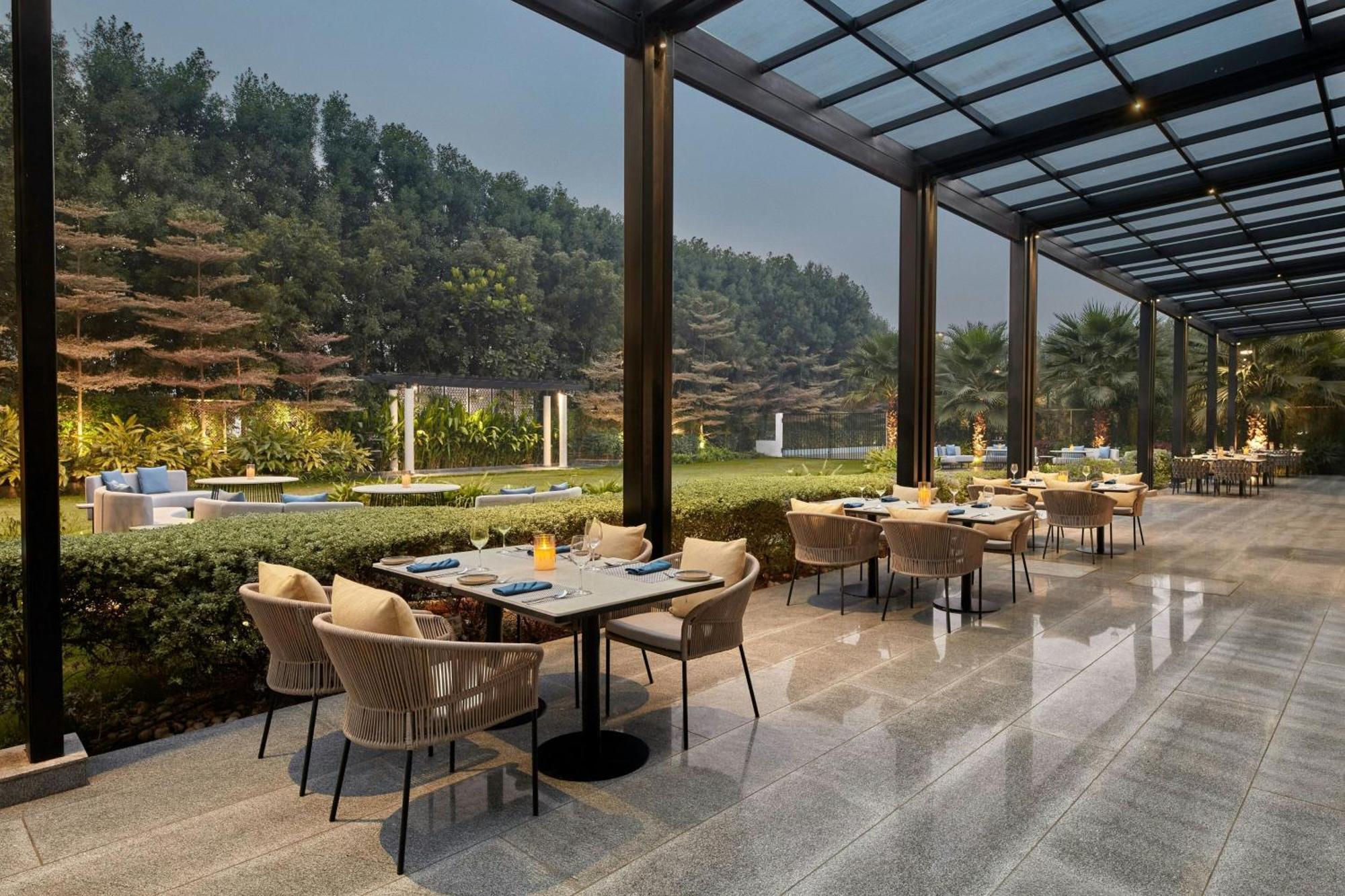 Courtyard By Marriott Gorakhpur Hotel ภายนอก รูปภาพ